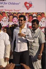 Dino Morea at First edition of little hearts marathon in Mumbai on 8th Feb 2014